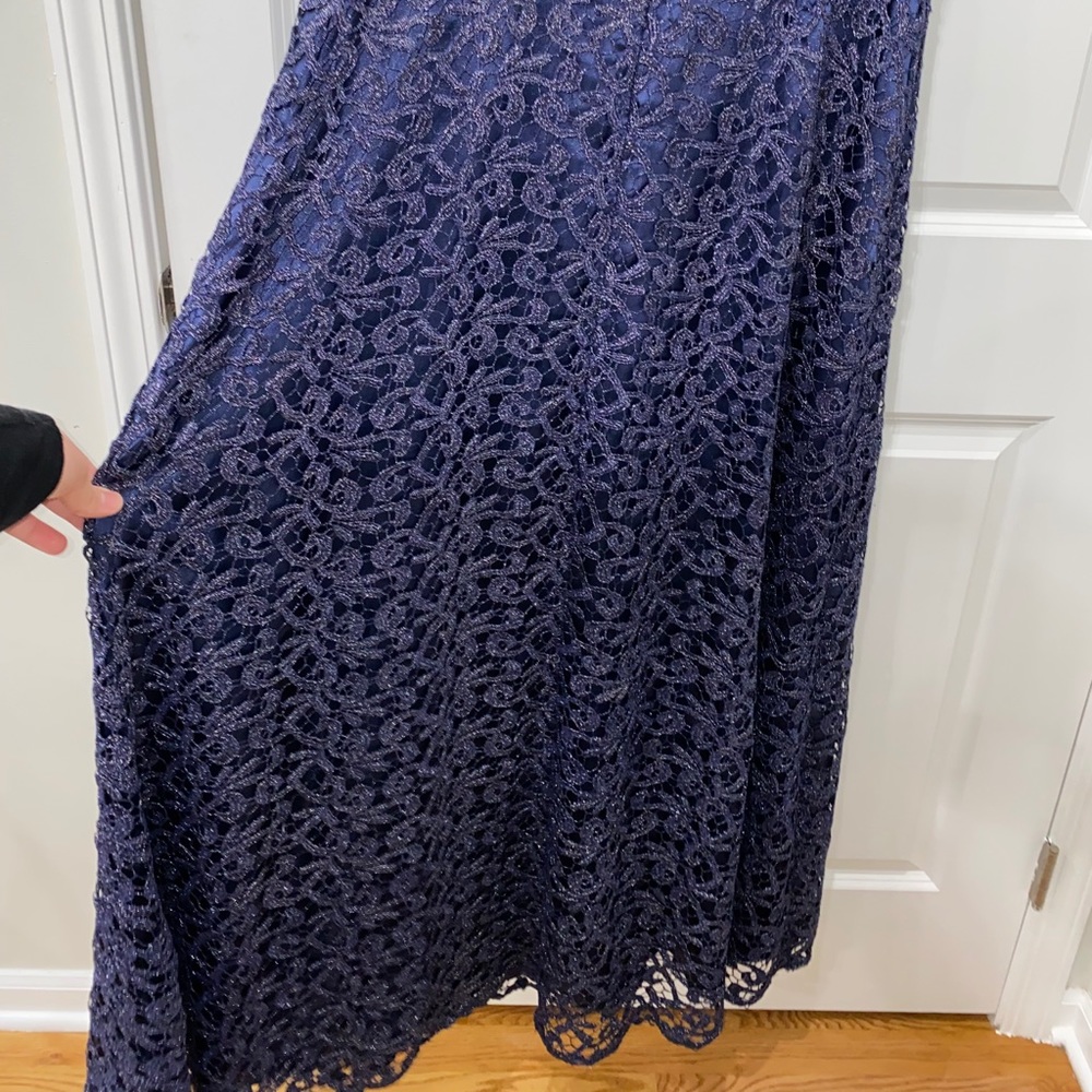 Js collections metallic blue lace overlay gown - Picture 9 of 9